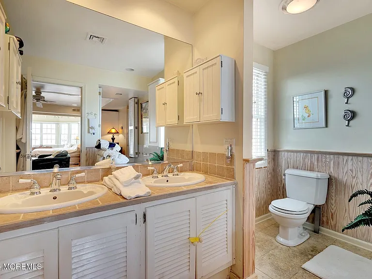 323 Cove Dr — Photo 31