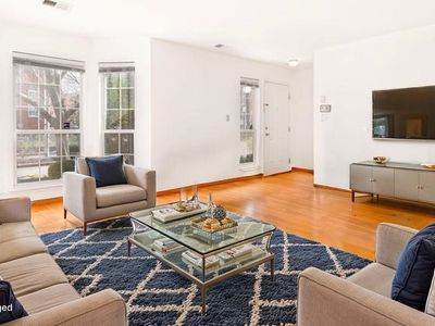 8 Droyers Pointe Blvd, Jersey City, NJ, 07305