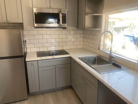 3rd image of 44307-101 Cedar Ave