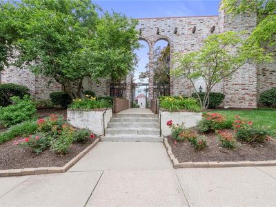 5017 Walnut St APT A, Kansas City, MO, 64112