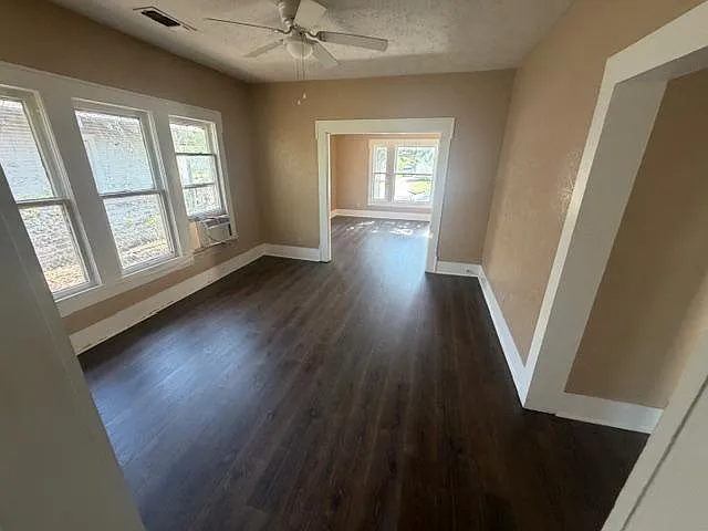 1610 Taylor St — Photo 2