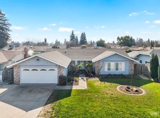 3217 W Whitendale Ave, Visalia, CA