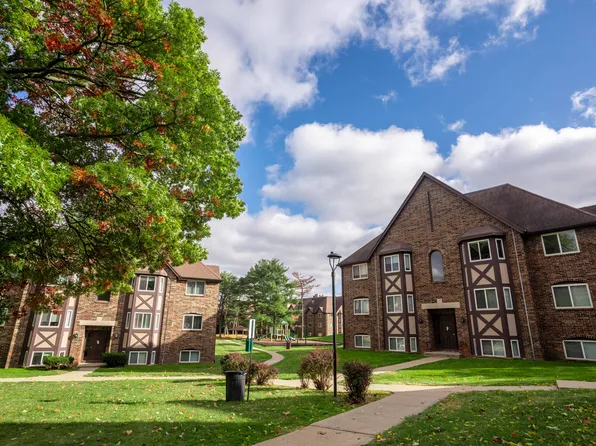 Candlewyck Apartments