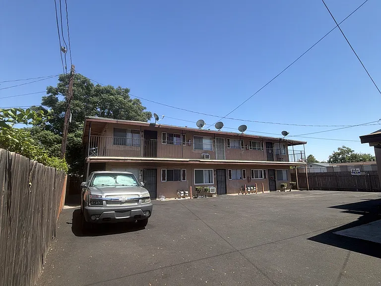 7339 McKinley St — Photo 3