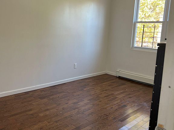 4th image of 1604 Van Buren St #2