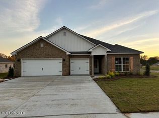 100 Saratoga Springs Ave, Clinton, MS 39056