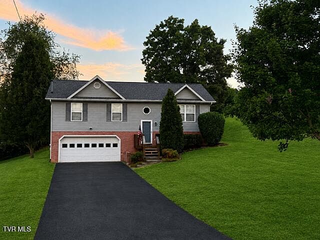 1st image of 371 Mockingbird Pl