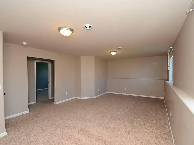 902 Powers Blvd — Photo 15