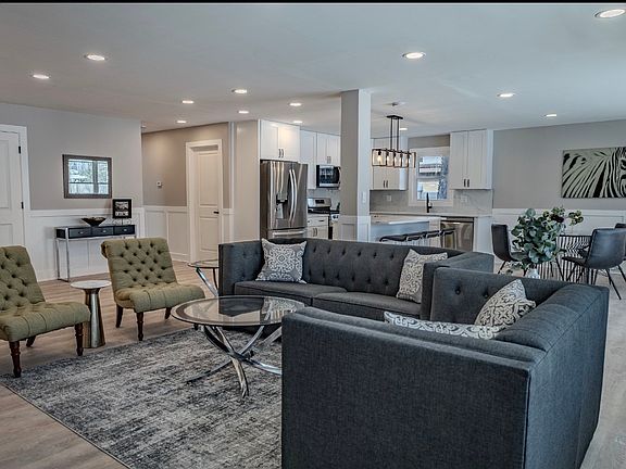 3rd image of 20319 Harding Ave