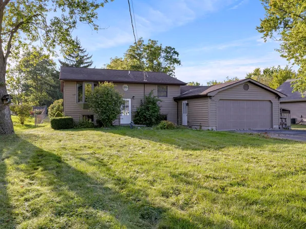 606 N Main St, Hebron, IN 46341