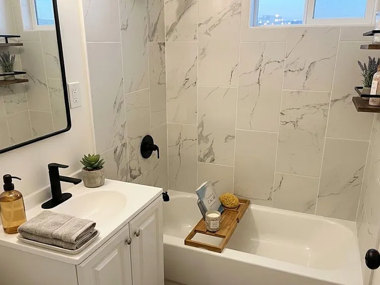 7603 North Hollywood Way — Photo 4