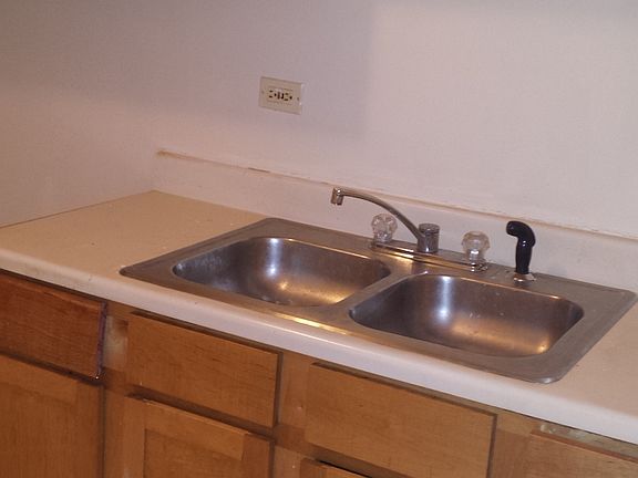 3rd image of 6558 S Artesian Ave