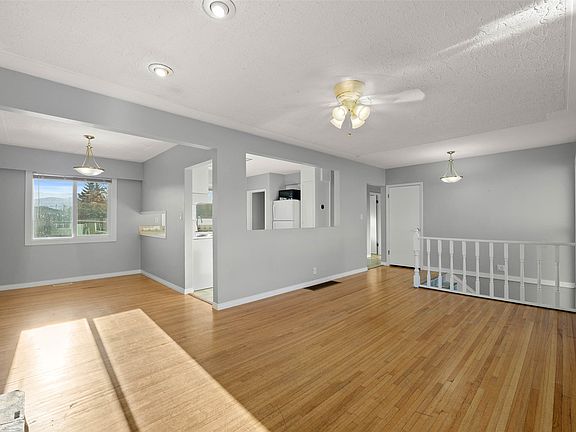 5th image of 1069 Lethbridge Ave