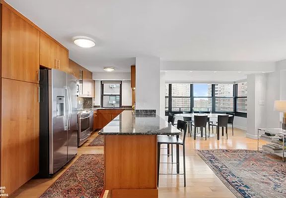 3rd image of 413 Grand St APT F1204