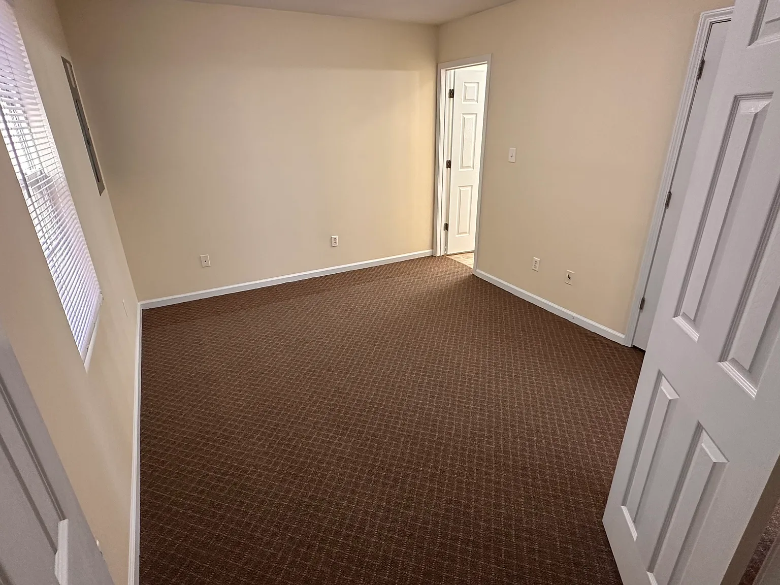 2 bed, 850 sqft, $1,000 — Photo 3