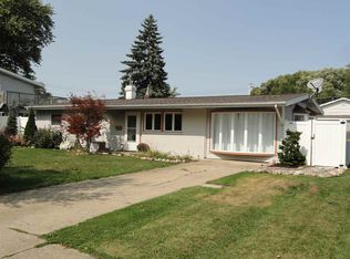 703 Carlin Dr, Angola, IN 46703