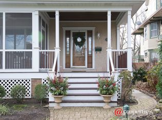 1129 Elmwood Ave, Wilmette, IL 60091