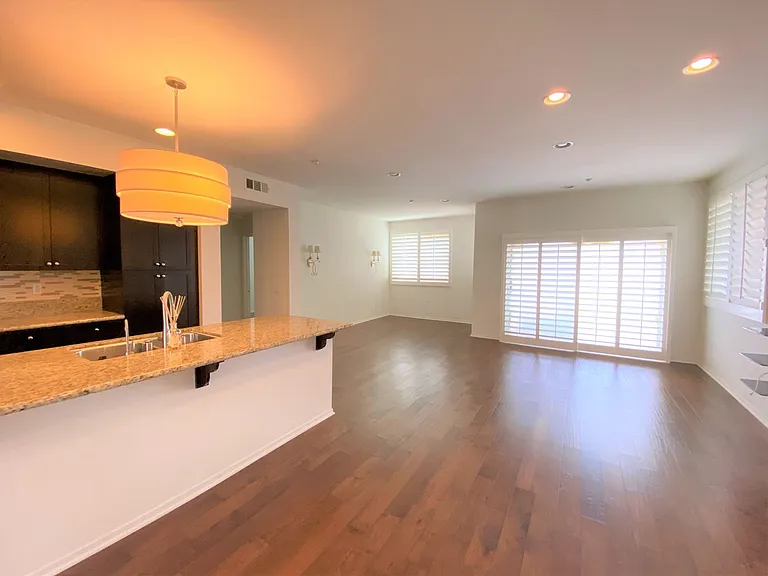 13126 Union Ave #401 — Photo 3