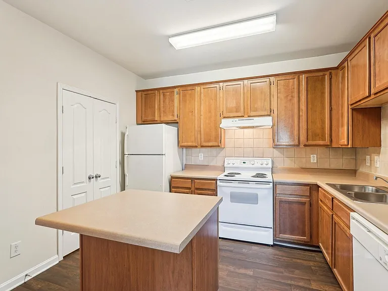 Wesley Stonecrest Apartments at Lithonia — Photo 6