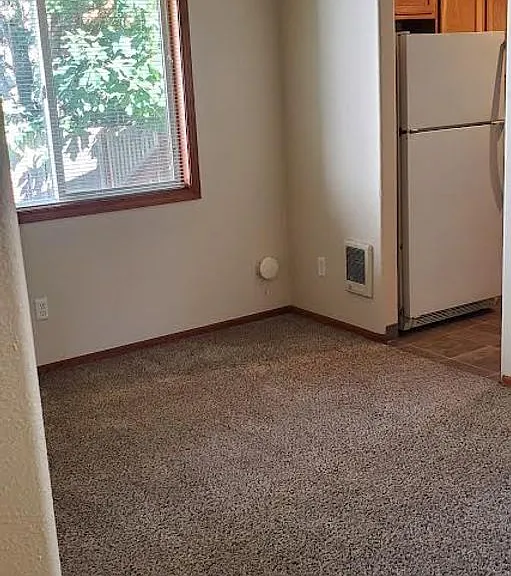 6708 Camellia Ct — Photo 4