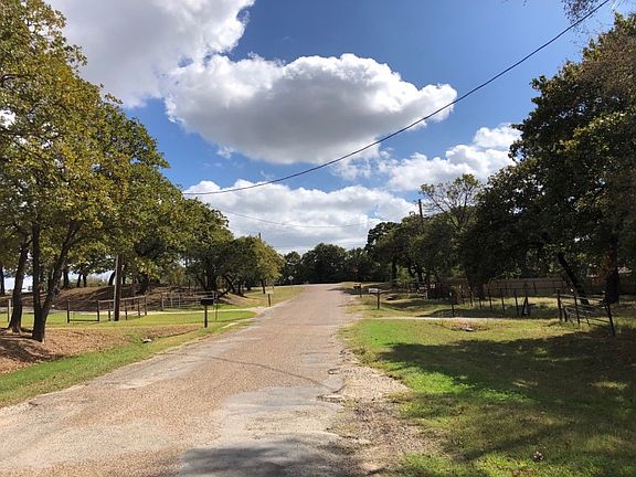 4th image of 3905 Hidden Lake Ct
