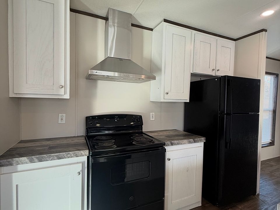 1st image of 2401 SE 44th St #Hd5705