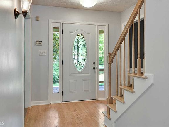 5th image of 145 Winter Valley Ct