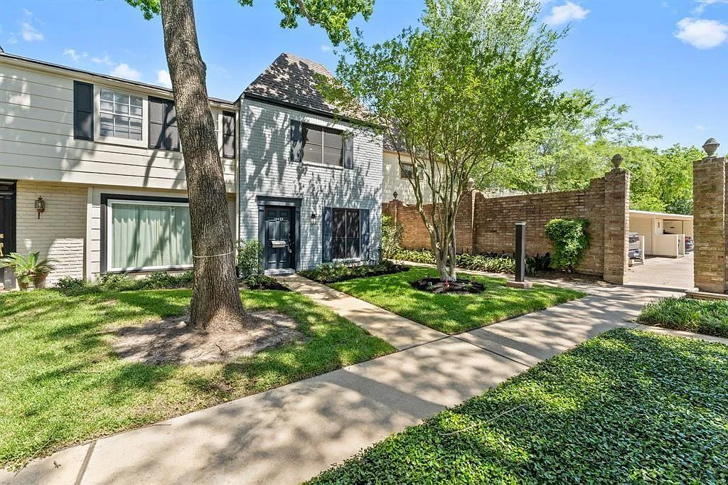 2 bed, 2.5 bath, 1280 sqft, $2,000 — Photo 1