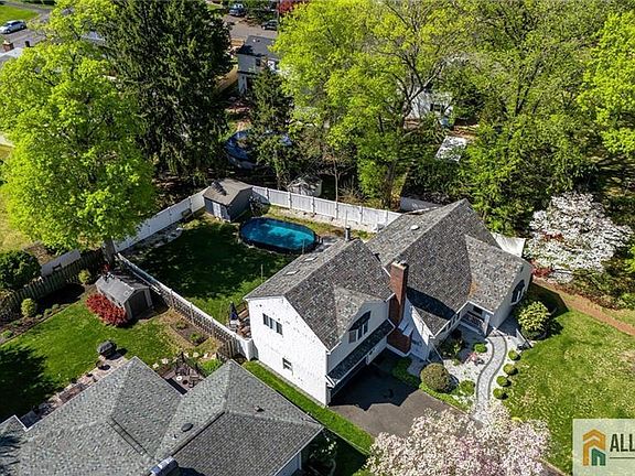 5th image of 785 3rd St