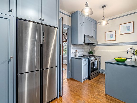 2nd image of 615 Boren Ave APT 11