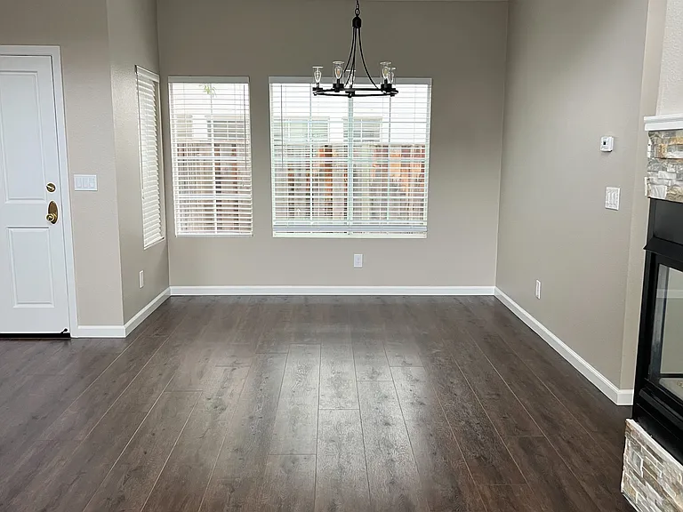 18106 Stonehaven Dr — Photo 2