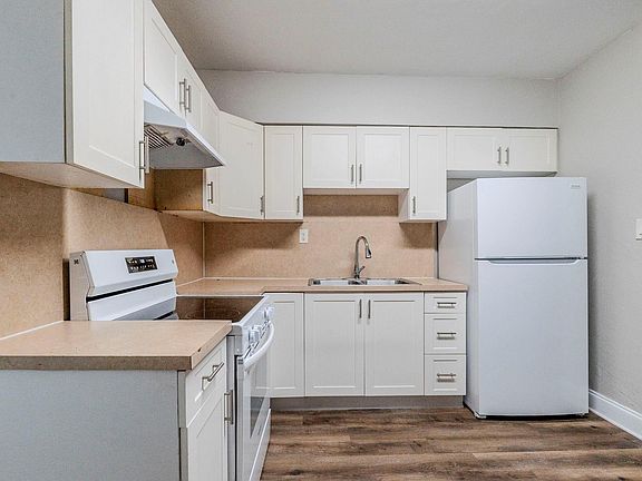 2nd image of 734 SW 4th Street