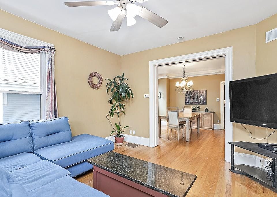 528 Main St Medford MA Zillow