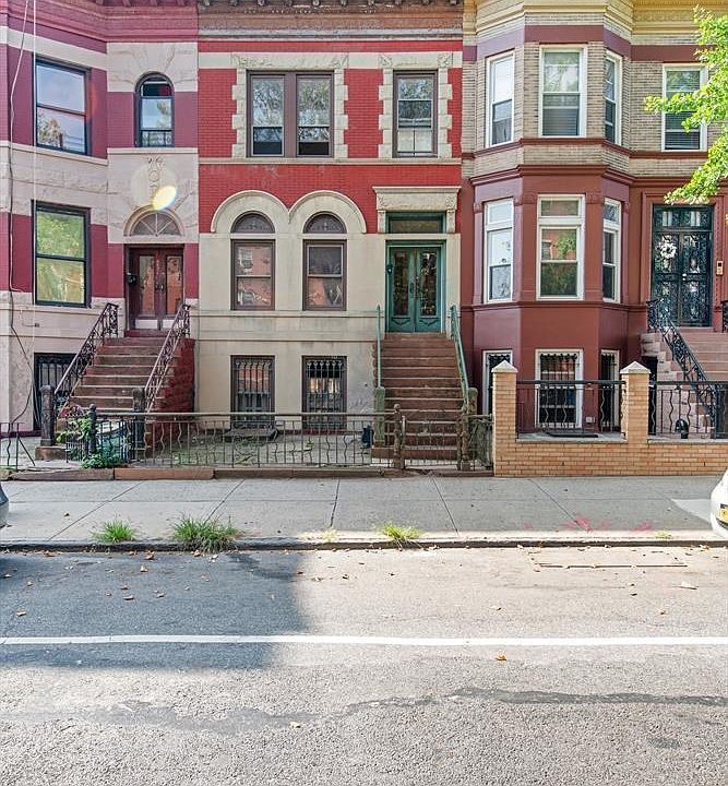 1st image of 752 Saint Johns Pl