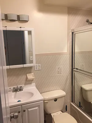 Rented by Metroline Realty | media 13