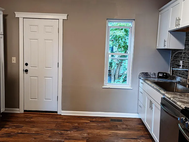 Kitchen with New LVP Flooring - easy
to clean up spills
All Stainless Appliances.