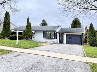 5866 Valley Way, Niagara Falls, ON L2E1Y1