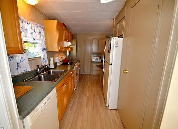 5th image of 3835 Phoenix Dr