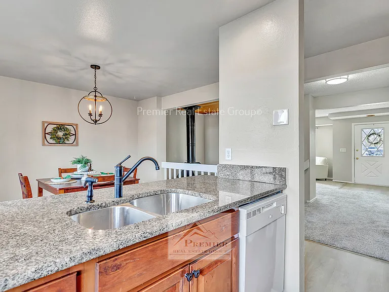 806 London Green Way — Photo 13