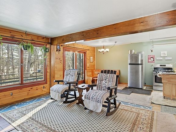 2nd image of 200 Fox Den Rd