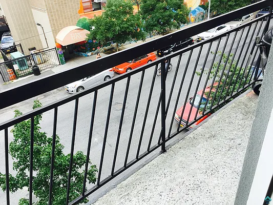 Rented by EXR | media 22