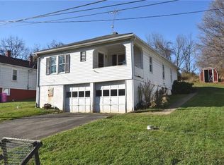 31 Maple St, Eighty Four, PA 15330