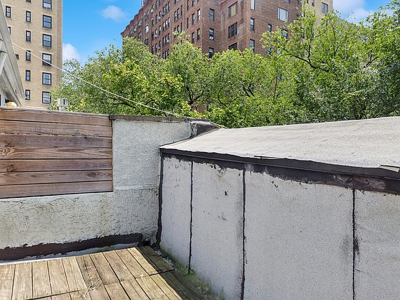 5th image of 27 W 94th St APT 7