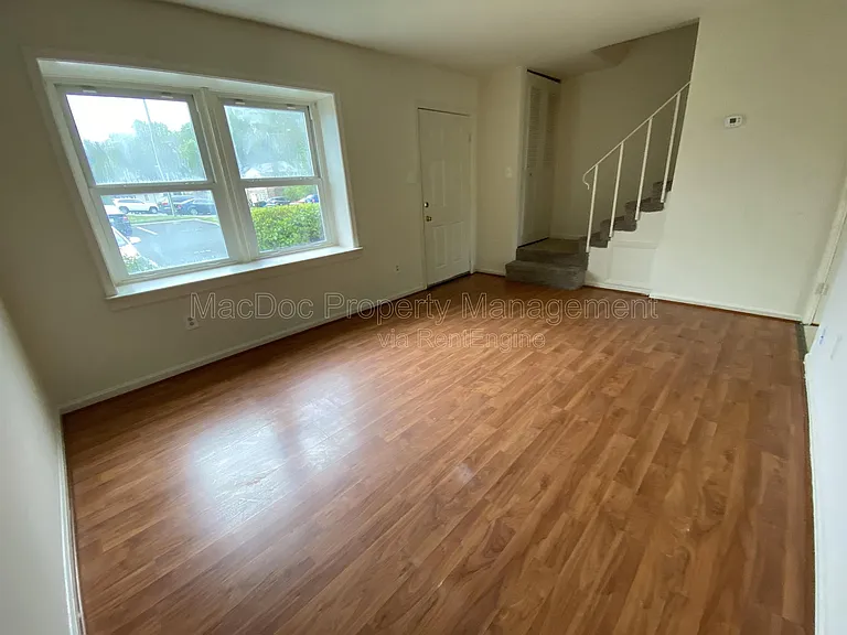 809 Denton Cir — Photo 3