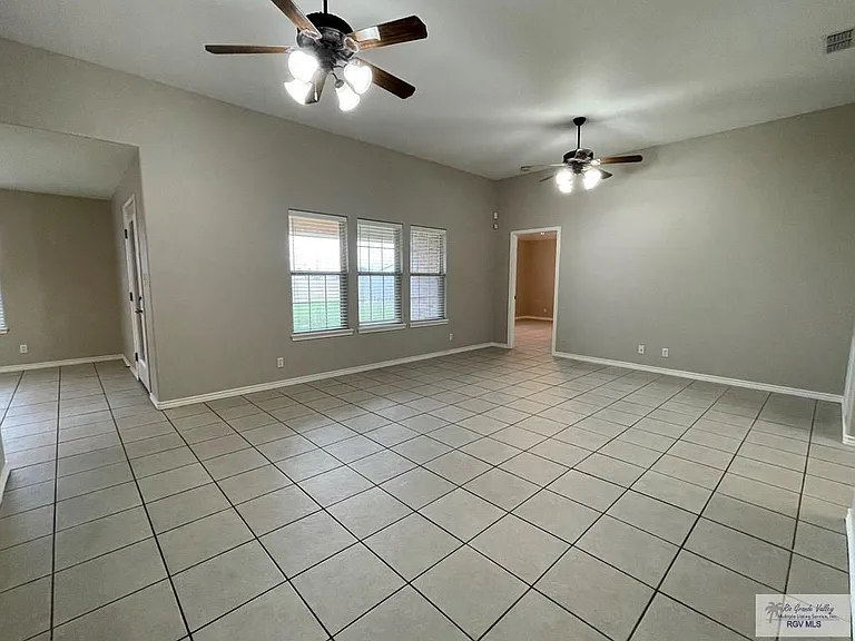 4950 Daffodil Dr #SINGLE FAMILY — Photo 4