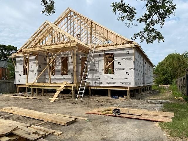 2nd image of 4916 Moore Dr
