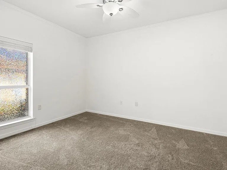 83 Lake Lorraine Cir — Photo 38