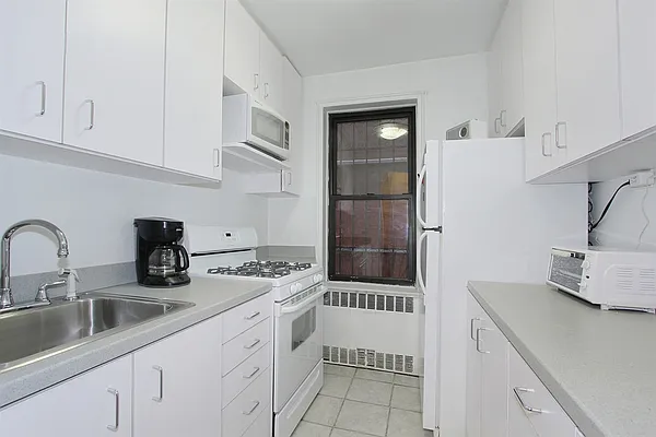 Sold by Corcoran | media 8