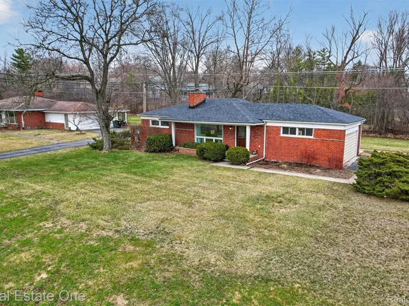 28491 Bayberry Rd, Farmington Hills, MI 48331