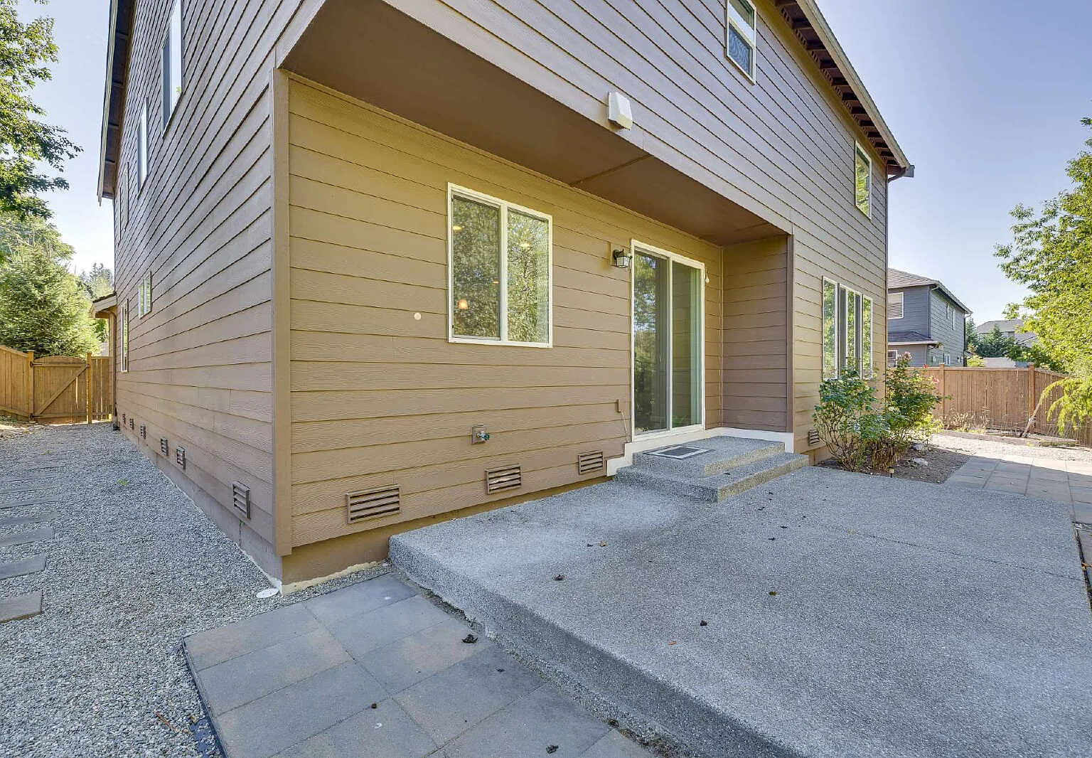 Stunning & Spacious Lynnwood Rental Available Now! — Photo 3